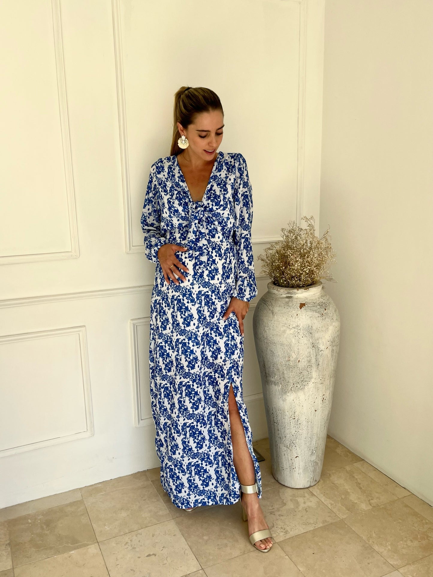 Vestido brescia de maternidad y lactancia color blanco con flores azules CH, M